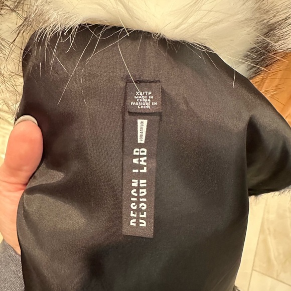 Design Lab women’s faux fur vest. Size XS Great Condition - Picture 7 of 7